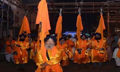 गुरु गुरुगोविन्द सिंह के 350वें प्रकाश पर्व की शुरूआत, निकली प्रभात फेरी गुरु गुरुगोविन्द सिंह के 350वें प्रकाश पर्व की शुरूआत, निकली प्रभात फेरी