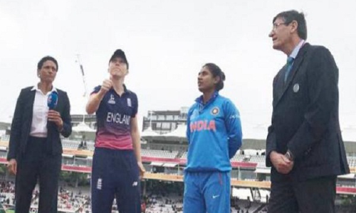 LIVE महिला विश्व कप फाइनल: इंग्लैंड ने जीता टॉस, पहले बल्लेबाजी का फ़ैसला, खेलेंगी हरमनप्रीत