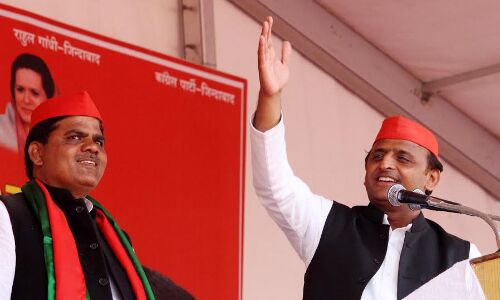 गंगा मैया के बेटे गंगा माँ की कसम खाकर कहें काशी में बिजली आती है या नहीं - अखिलेश यादव