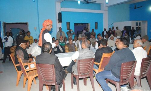 चुनाव से पहले ग्रामीणों ने की विशाल जनसभा