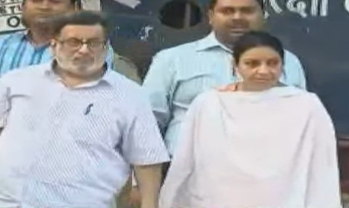 1417 द‍िन बाद जेल में कमाये 99  हजार दान में देकर डासना जेल से रिहा हुए तलवार दंपति