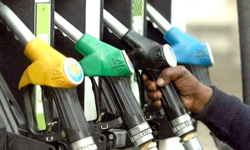 Petrol and Diesel price: श्रीलंका में पेट्रोल 20 और डीजल 15 रुपये महंगा, क्रूड में तेजी के बाद कीमतों में लगी आग Petrol and Diesel price: श्रीलंका में पेट्रोल 20 और डीजल 15 रुपये महंगा, क्रूड में तेजी के बाद कीमतों में लगी आग