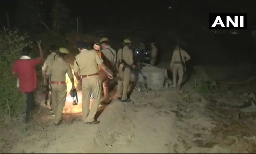 यूपी में दर्दनाक हादसा, 10 की मौत, 4 गंभीर घायल