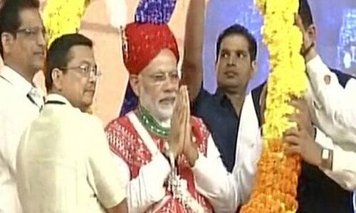गुजरात- PM मोदी पहुंचे मोडासा, दो जल परियोजनाओं का किया शुभारंभ