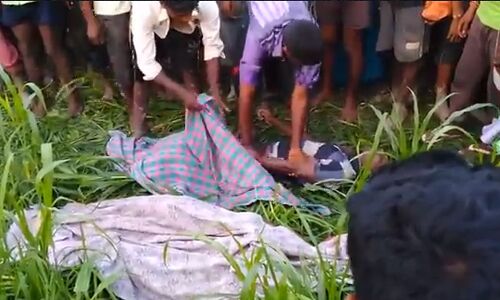 पीलीभीत में नदी में चार युवक डूबें, दो की मौत पीलीभीत में नदी में चार युवक डूबें, दो की मौत