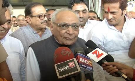 #BREAKING : नहीं रहे कांग्रेस के वरिष्ठ नेता मोतीलाल वोरा, 92 साल की उम्र में देहांत #BREAKING : नहीं रहे कांग्रेस के वरिष्ठ नेता मोतीलाल वोरा, 92 साल की उम्र में देहांत