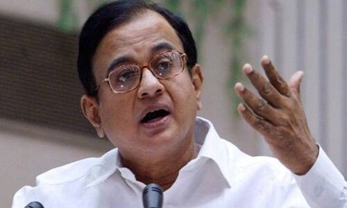 कांग्रेस नेता पी. चिदंबरम और बेटे कार्ति के घर CBI की रेड, चिदंबरम के उड़े होश