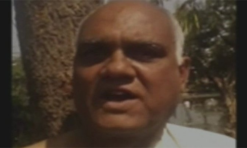 पेड़ से बांधकर बीजेपी नेता को जनता ने पीटा