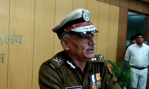 पुलिस डी.जी. साहब देखो इधर बलात्कारी जमील भोपा को बचा रही है दीप्ती जोशी!