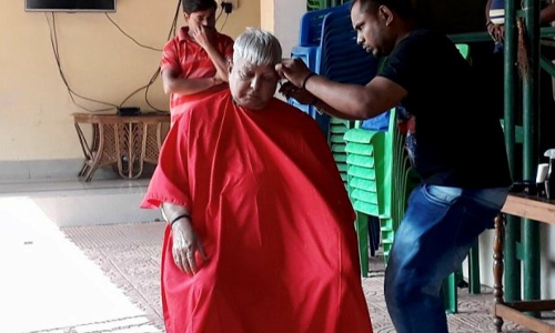 बनावटी चाय वाले की नहीं, दूध वाले की निखालिस शुद्ध देसी शैली, एकदम ऑरिजनल