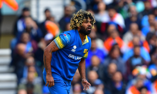 लसिथ मलिंगा को खेलमंत्री की तुलना बंदर से करनी पड़ी भारी, 6 महीने का लगा बैन