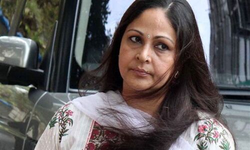 मुंबई : अभिनेत्री रति अग्निहोत्री पर बिजली चोरी करने का मुकदमा दर्ज