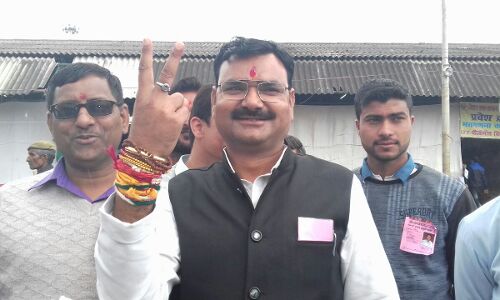 पीलीभीत 127 सदर विधानसभा सीट से बीजेपी प्रत्याशी संजय गंगवार 43000 मतों से जीते