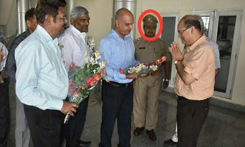 BHU:विवादों में फंसे नए VC, आते उड़ी कानून की धज्जियां,चीफ प्राक्टर रायना के चलते हो रही किरकिरी BHU:विवादों में फंसे नए VC, आते उड़ी कानून की धज्जियां,चीफ प्राक्टर रायना के चलते हो रही किरकिरी