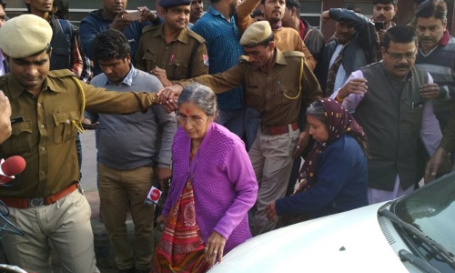 पीएम मोदी की पत्नी जसोदा बेन सडक हादसे में गंभीर घायल, एक की मौत गाडी की उड़े परखच्चे