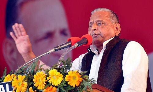 मुलायम सिंह यादव की रैली में रिकार्ड तोड़ भीड़, निकली सभी पार्टियों की हवा