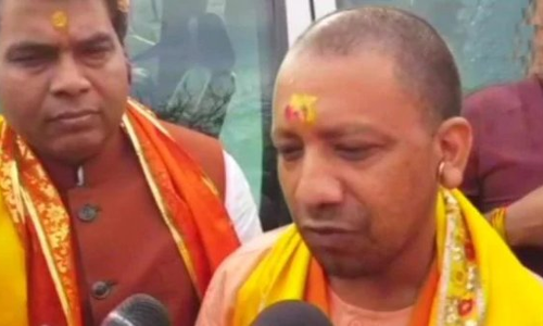 होली मनाने मथुरा पहुंचे योगी, ईद मनाने के सवाल पर दिया ये जवाब