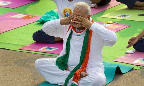 मोदी जी हम पीछे ही नहीं जा रहे, हम डूब भी रहे हैं?