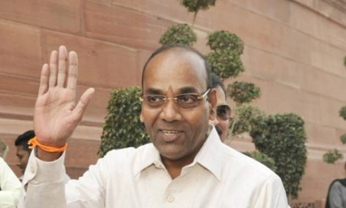 अभी-अभी: केंद्रीय मंत्री अनंत गीते की गाड़ी का हुआ एक्सीडेंट