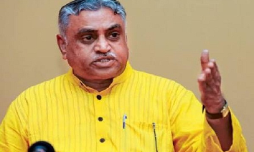 गौ-रक्षा के नाम पर हिंसा का RSS नहीं करता समर्थन, इस देश की पहचान हिंदुत्व: मनमोहन वैद्य