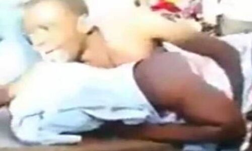 सेक्स के दौरान फंसा प्राइवेट पार्ट, स्ट्रेचर पर अस्पताल पहुंचा कपल