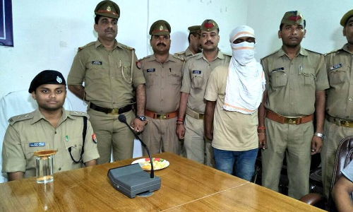 5 हजार का इनामी बदमाश चढ़ा पुलिस के हत्थे