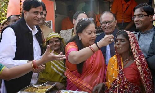 अम्मा कैंटीन की तर्ज पर अब राजस्थान में वसुंधरा की अन्नपूर्णा रसोई अम्मा कैंटीन की तर्ज पर अब राजस्थान में वसुंधरा की अन्नपूर्णा रसोई