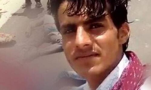 एक्सीडेंट में घायलों का वीडियो बनाते रहे लोग और उन युवाओं ने तड़फ तड़फ कर तोड़ दिया दम एक्सीडेंट में घायलों का वीडियो बनाते रहे लोग और उन युवाओं ने तड़फ तड़फ कर तोड़ दिया दम