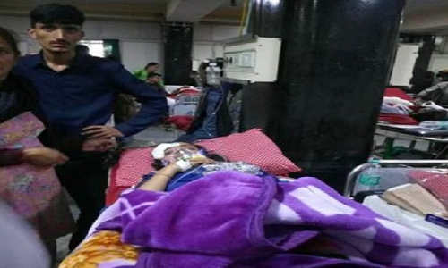 भयानक हादसा: शादी से लौटते वक्त खाई में गिरी बोलेरो, 2 की दर्दनाक मौत, 11 घायल