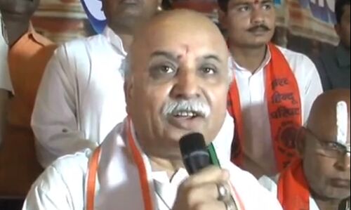 तोगड़िया ने बनाया हिदुओं का नया संगठन, राम मंदिर बनाने की अयोध्या से करेंगे शुरुआत तोगड़िया ने बनाया हिदुओं का नया संगठन, राम मंदिर बनाने की अयोध्या से करेंगे शुरुआत