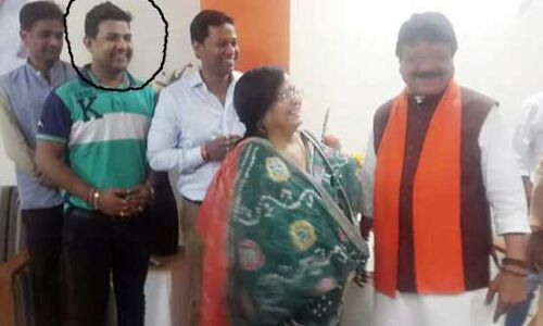 पाकिस्तान की खुफिया एजेंसी आईएसआई के लिए काम करने वाले लोग बीजेपी नेताओं के खास! पाकिस्तान की खुफिया एजेंसी आईएसआई के लिए काम करने वाले लोग बीजेपी नेताओं के खास!