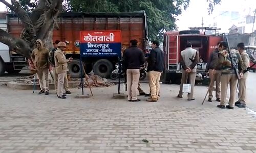 मुस्लिम की याचिका पर हाईकोर्ट के आदेश पर मंदिर मस्जिद से उतारे लाउडस्पीकर मुस्लिम की याचिका पर हाईकोर्ट के आदेश पर मंदिर मस्जिद से उतारे लाउडस्पीकर