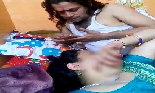 ढोंगी बाबा का महिला के संग आपतिजनक वीडियो वायरल