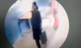 जेल से बाहर गईं थी शशिकला! CCTV फुटेज से हुआ खुलासा, देखें VIDEO जेल से बाहर गईं थी शशिकला! CCTV फुटेज से हुआ खुलासा, देखें VIDEO