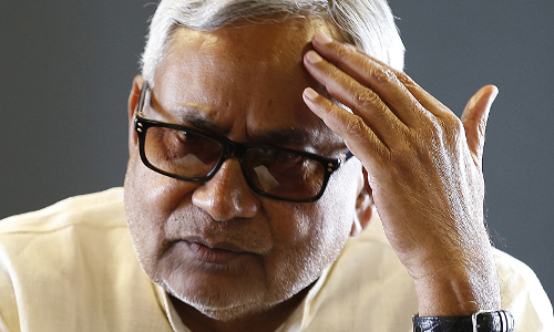 नीतीश और मोदी के कार्यकर्ता आपस में राममंदिर के नाम पर भिड़े, हुई हाथापाई नीतीश और मोदी के कार्यकर्ता आपस में राममंदिर के नाम पर भिड़े, हुई हाथापाई