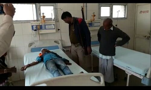 मेनका गांधी के काफिलें में चल रही गाडी ने बच्चे को मारी टक्कर, घायल बच्चे को भेजा अस्पताल मेनका गांधी के काफिलें में चल रही गाडी ने बच्चे को मारी टक्कर, घायल बच्चे को भेजा अस्पताल