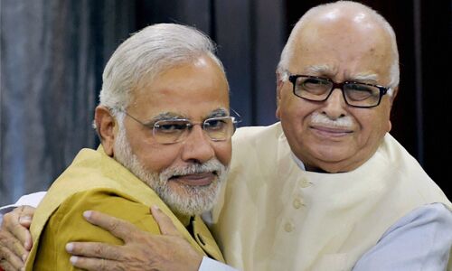 मोदी ने जीत की ख़ुशी के बाद कहा, अगले राष्ट्रपति होंगे आडवाणी जी!