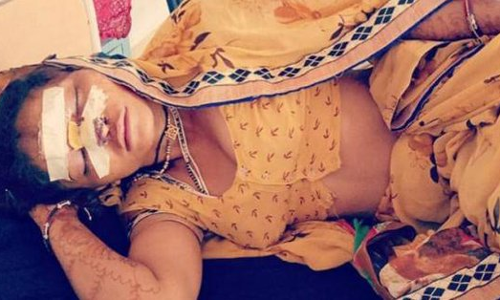 गुजरात में दलित महिला पर हमला गुजरात में दलित महिला पर हमला