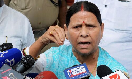 पत्रकारों के इस सवाल पर झल्लाईं राबड़ी देवी दिया यह जवाब! पत्रकारों के इस सवाल पर झल्लाईं राबड़ी देवी दिया यह जवाब!