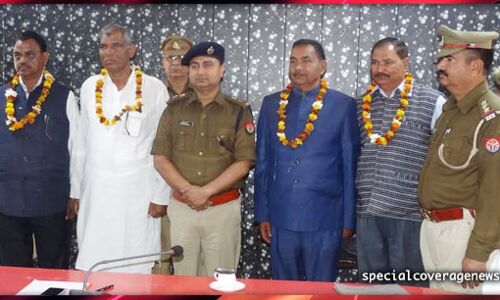 एसपी फिरोजाबाद ने सेवानिबृत पुलिसकर्मियों को किया सम्मानित