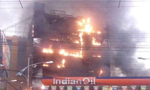 पटना के एक मॉल में लगी भीषण आग, करोड़ों की संपत्ति हुई राख