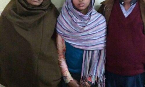 नॉएडा पुलिस ने किया नेक काम, विछुड़ी हुई लड़की को उसके माँ बाप से मिलाया नॉएडा पुलिस ने किया नेक काम, विछुड़ी हुई लड़की को उसके माँ बाप से मिलाया