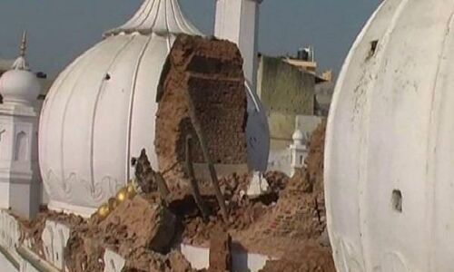 जामा मस्जिद का गिरा  गुंबद, मासूम की मौत के साथ दर्जनों घायल, मचा हडकम्प