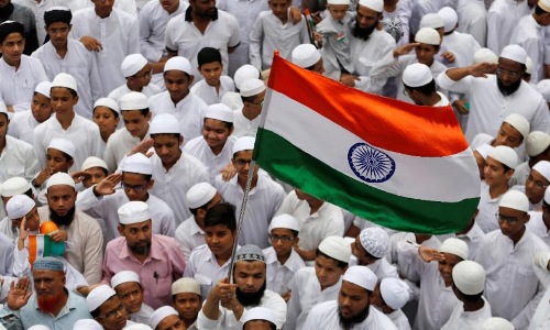 पच्चीस करोड़ की मुस्लिम आबादी किसी पेड़ की डाल पर बैठी चिड़िया नहीं, जो पटाका चला कर उड़ा दिया जाएगा पच्चीस करोड़ की मुस्लिम आबादी किसी पेड़ की डाल पर बैठी चिड़िया नहीं, जो पटाका चला कर उड़ा दिया जाएगा