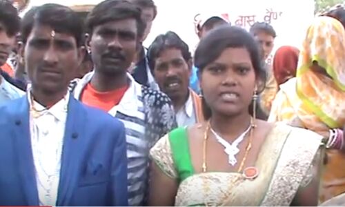 शिवराज के राज में दबंगो का आतंक, गांव की दलित लड़की की बारात एवं दूल्हे के साथ की मारपीट शिवराज के राज में दबंगो का आतंक, गांव की दलित लड़की की बारात एवं दूल्हे के साथ की मारपीट