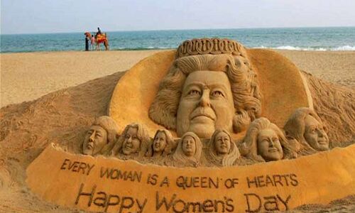 महिला दिवस पर कवि दीपक प्रियांश ने बताई नारी की शक्ति महिला दिवस पर कवि दीपक प्रियांश ने बताई नारी की शक्ति