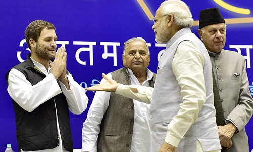 कमजोर विपक्ष के सामने फेल सरकार को हो रही है बल्ले बल्ले!