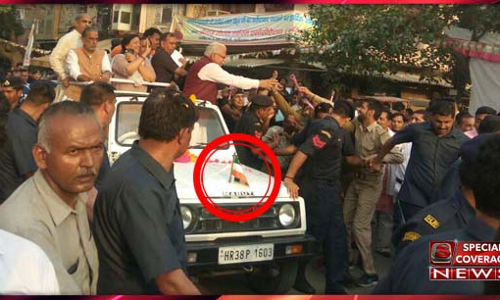 मुख्यमंत्री खट्टर की जीप पर रोड शो के दौरान लगा रहा उल्टा झंडा, ड्राइवर हुआ सस्पेंड