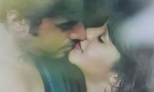 इस टीवी एक्टर ने पत्नी के साथ प्राइवेट मूमेंट की तस्वीरें कर दी शेयर, मचा हंगामा!