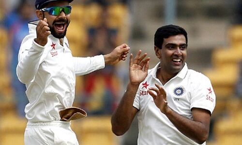 INDvsENG TEST: पहले दिन का खेल खत्म, इंग्लैंड का स्कोर 284/4 INDvsENG TEST: पहले दिन का खेल खत्म, इंग्लैंड का स्कोर 284/4